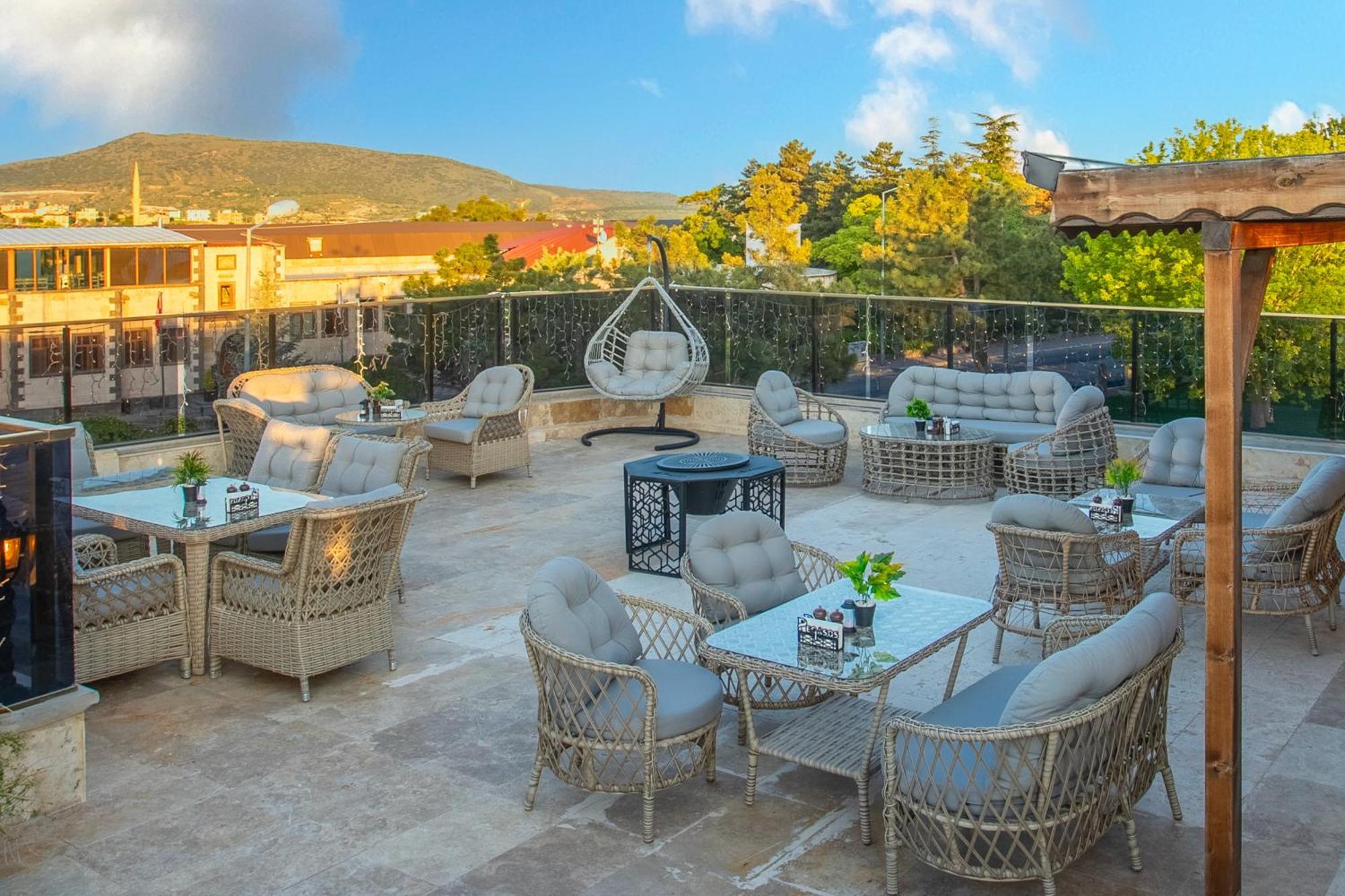 Cappadocia Pegasos Cave Suite Hotel Uchisar Exterior photo
